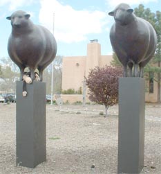 Dos sheeps displayed.